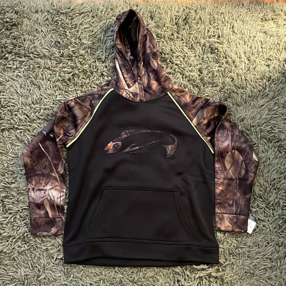 Fishouflage First Cast Youth Large Hoodie. NWT